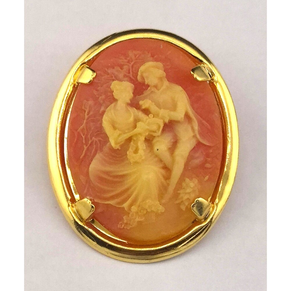 Vintage Lucite Cameo Brooch Pin Courting Couple Gold Tone 1 7/8"
